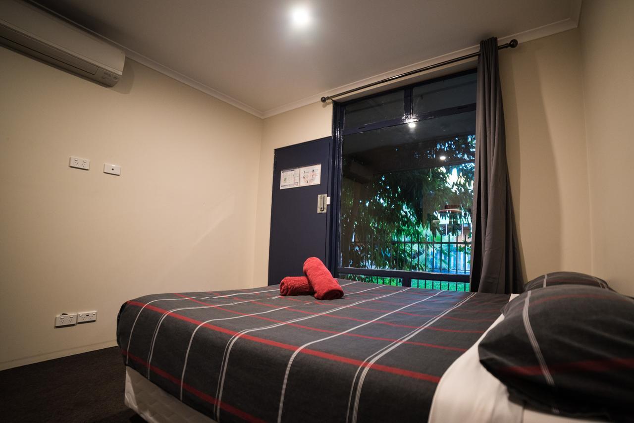 Jump Inn Alice Budget Accommodation Alice Springs Exteriér fotografie