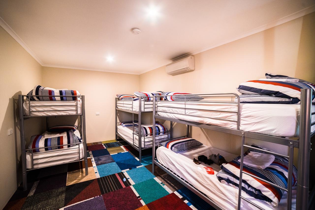 Jump Inn Alice Budget Accommodation Alice Springs Exteriér fotografie